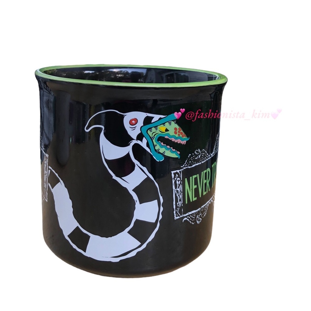 Never trust the living Halloween mug - Picture 3 of 7